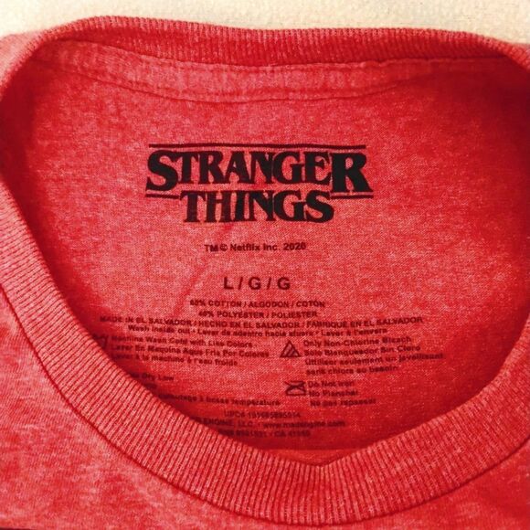 Stranger Things Red Graphic Tee - Large Unisex - Picture 2 of 3